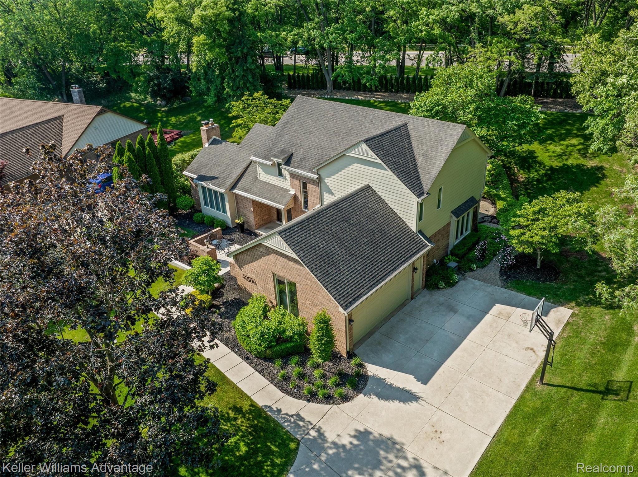 46914 Woodbend Court