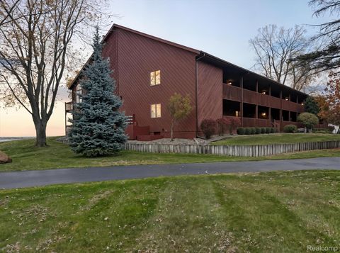 331 Lakeview 18 Port Austin Village MI 48467