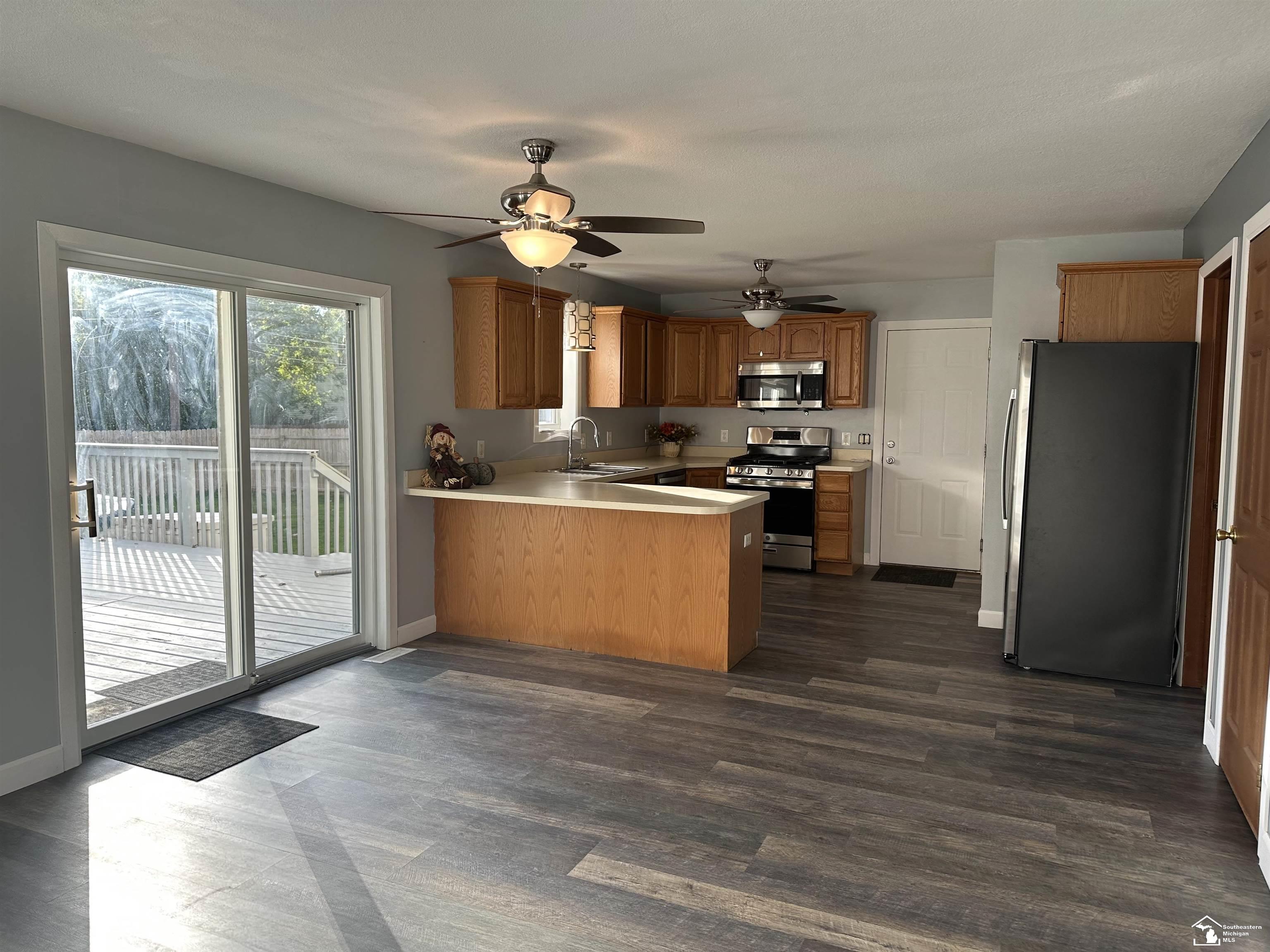 7875 Forrestway Drive