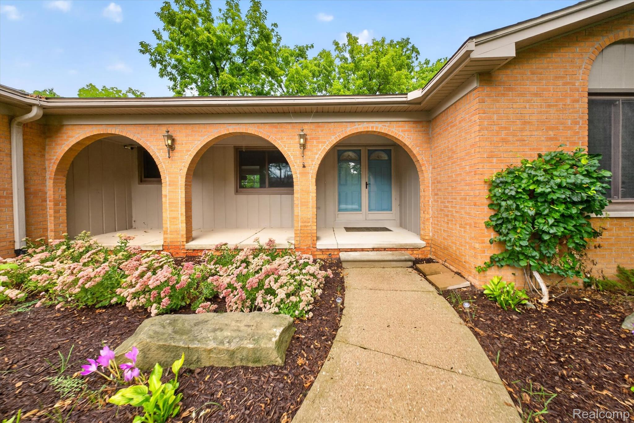 48040 Brewster Court