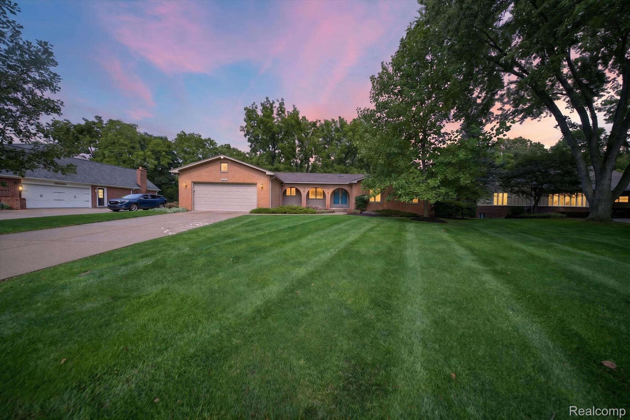 48040 Brewster Court