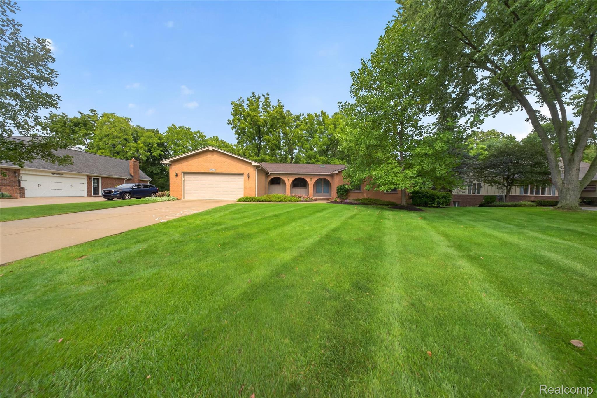 48040 Brewster Court