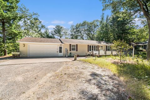 921 N Hancock Street Pentwater Village MI 49449