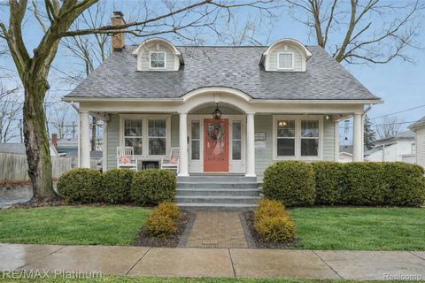 Photo of 409 S Walnut Street, Howell, MI 48843 (MLS # 20261009007)