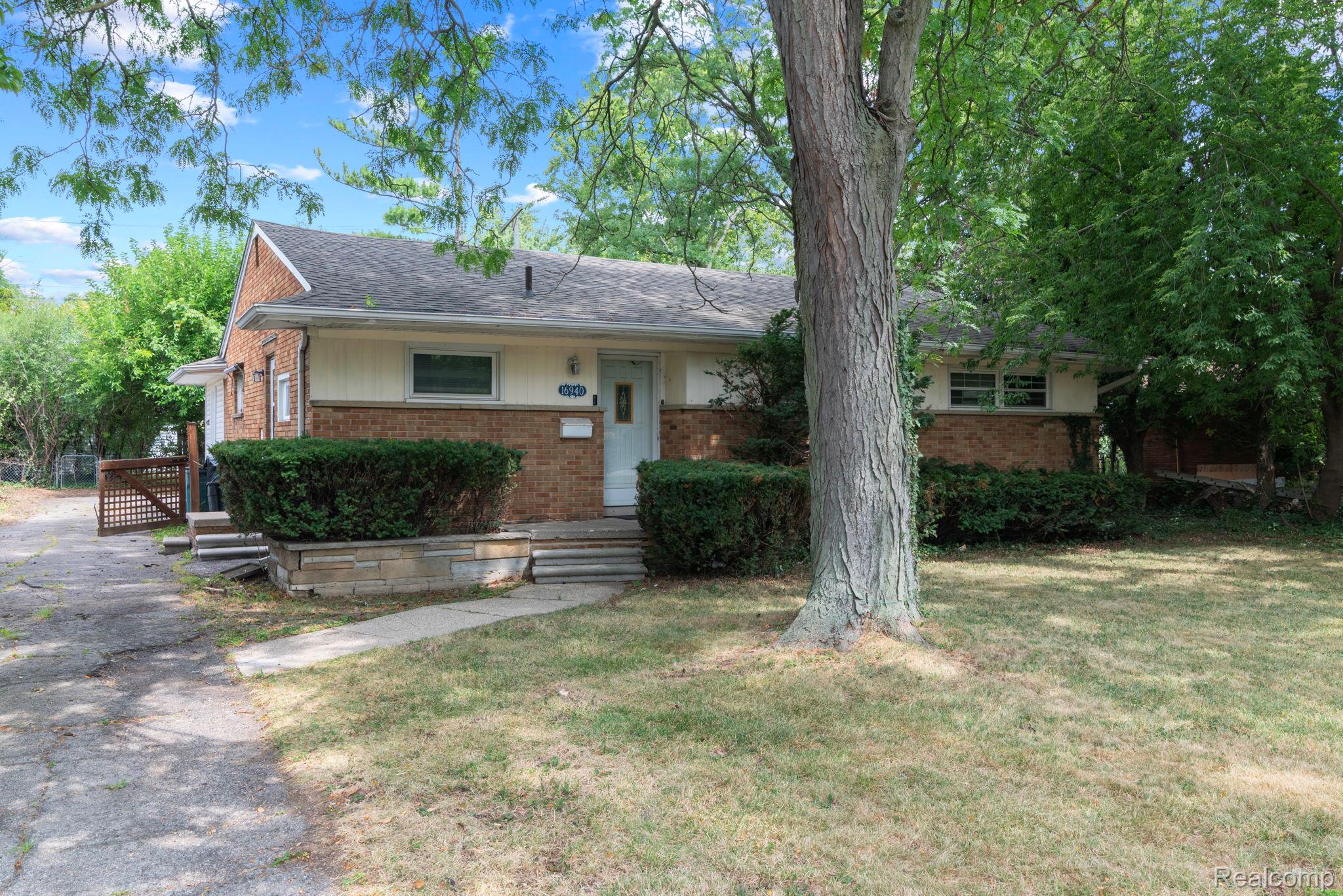 16940 W 13 MILE Road