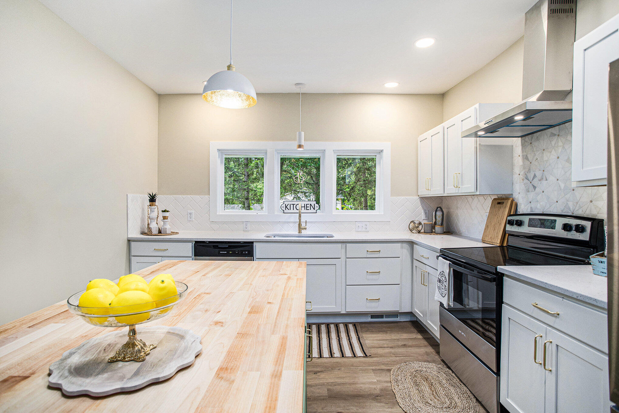 Union City Village, Michigan 49094, United States, 4 Bedrooms Bedrooms, ,2 BathroomsBathrooms,Residential,Active,138850