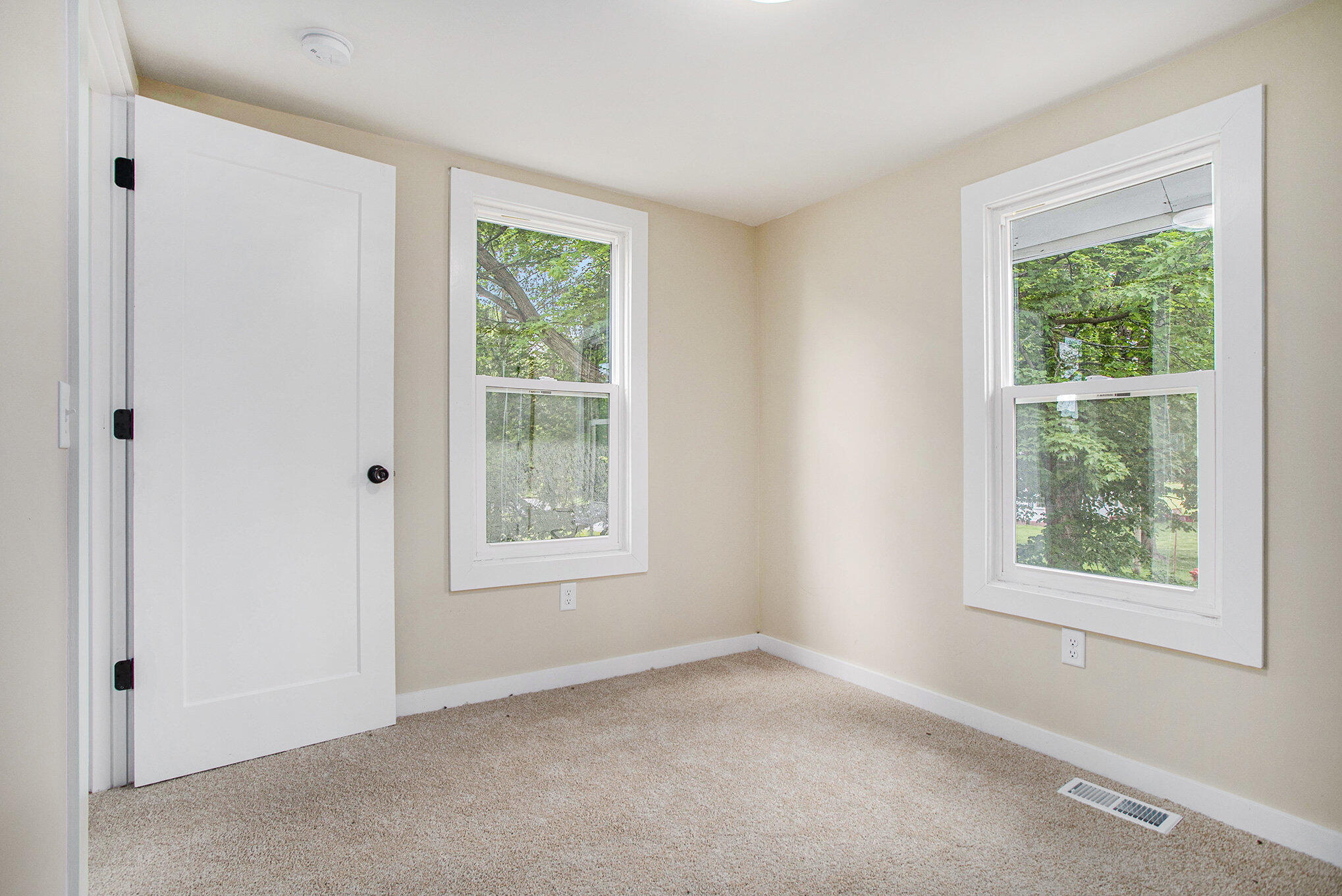 Union City Village, Michigan 49094, United States, 4 Bedrooms Bedrooms, ,2 BathroomsBathrooms,Residential,Active,138850