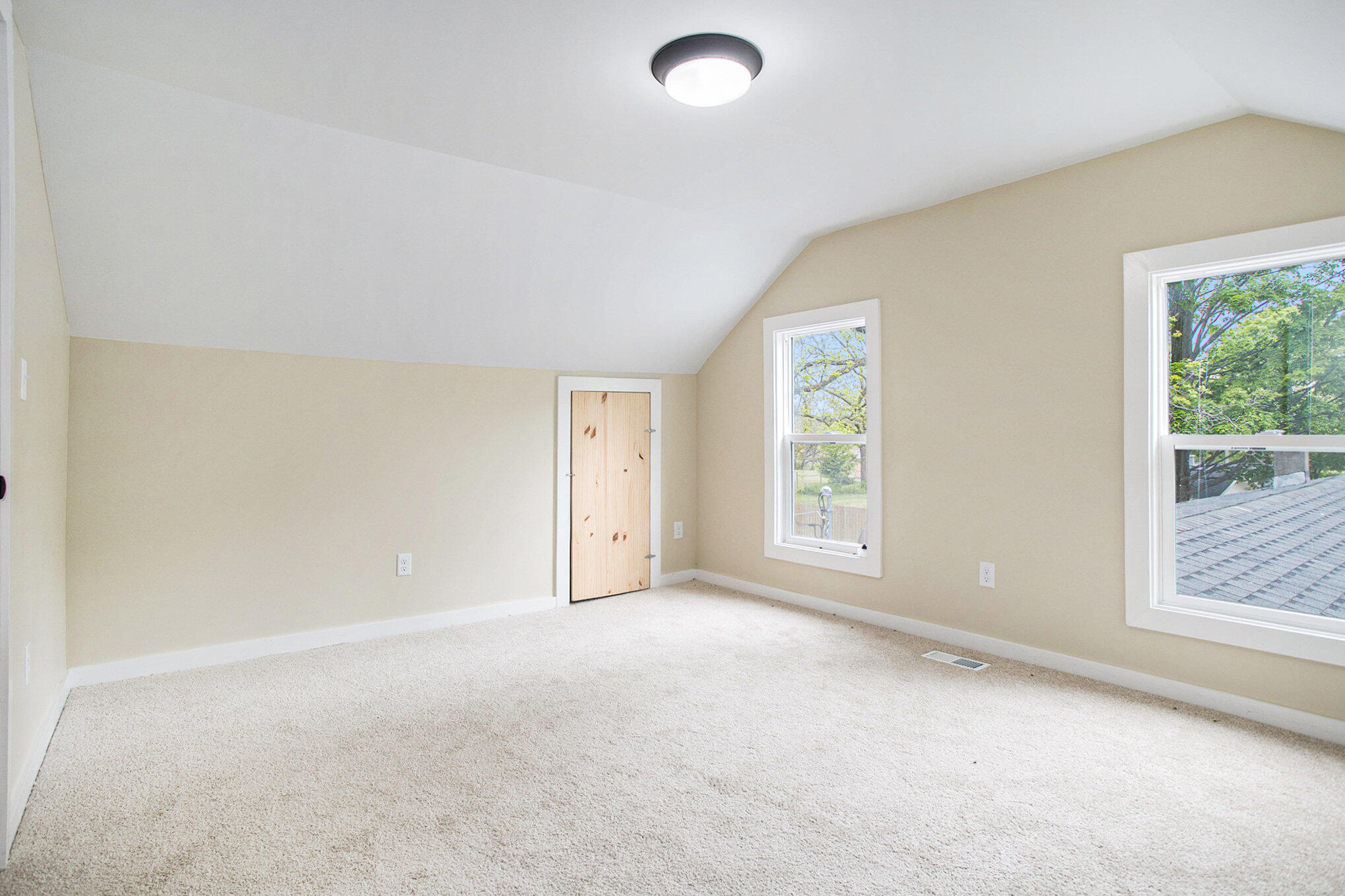 Union City Village, Michigan 49094, United States, 4 Bedrooms Bedrooms, ,2 BathroomsBathrooms,Residential,Active,138850