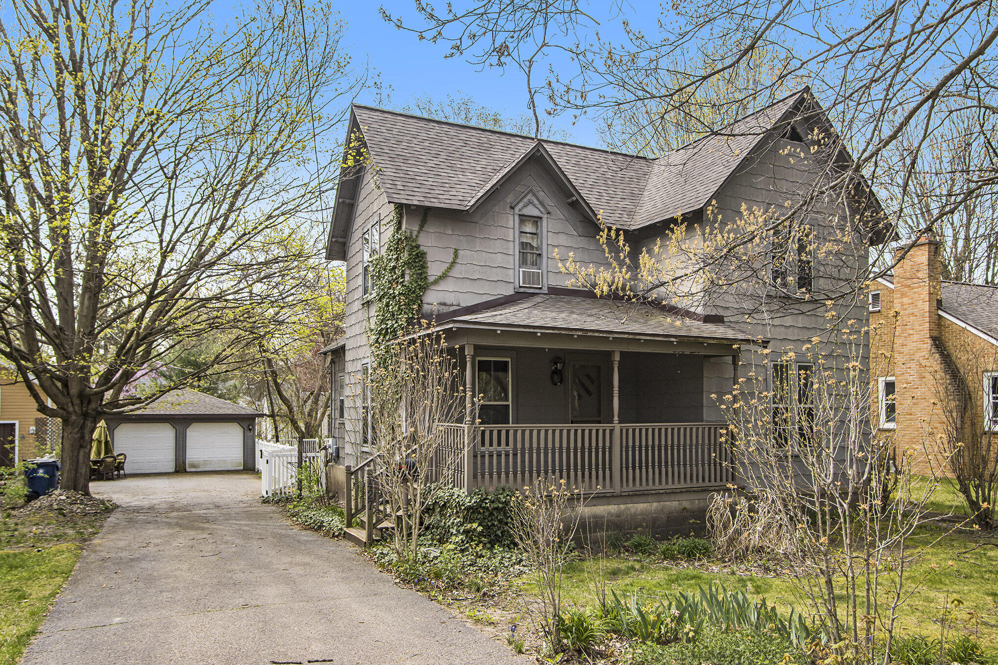 427 W Chart Street