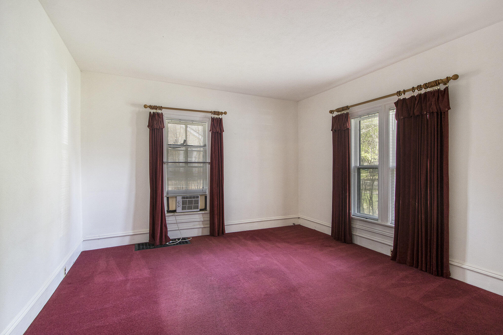 427 W Chart Street