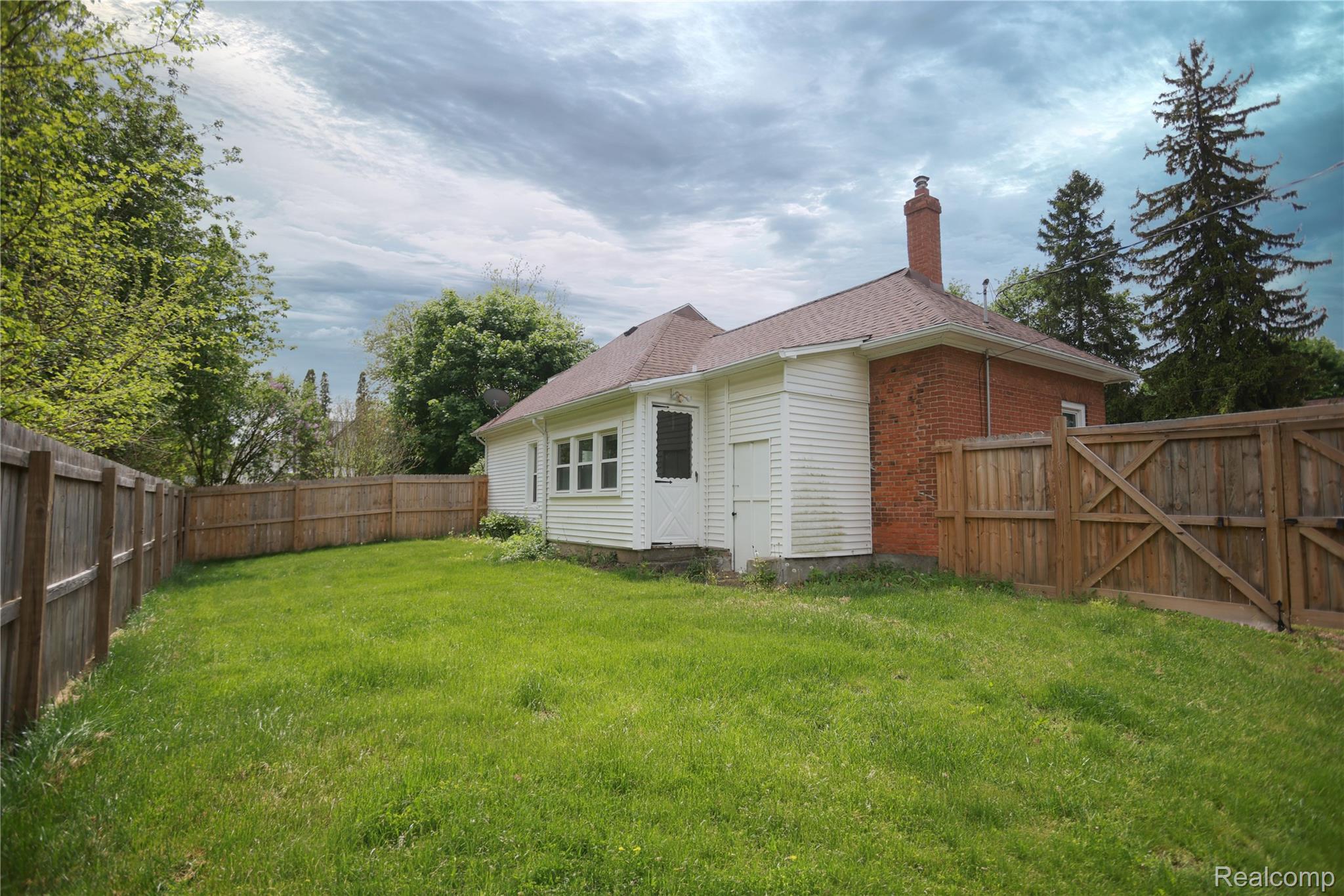 7095 McMorran