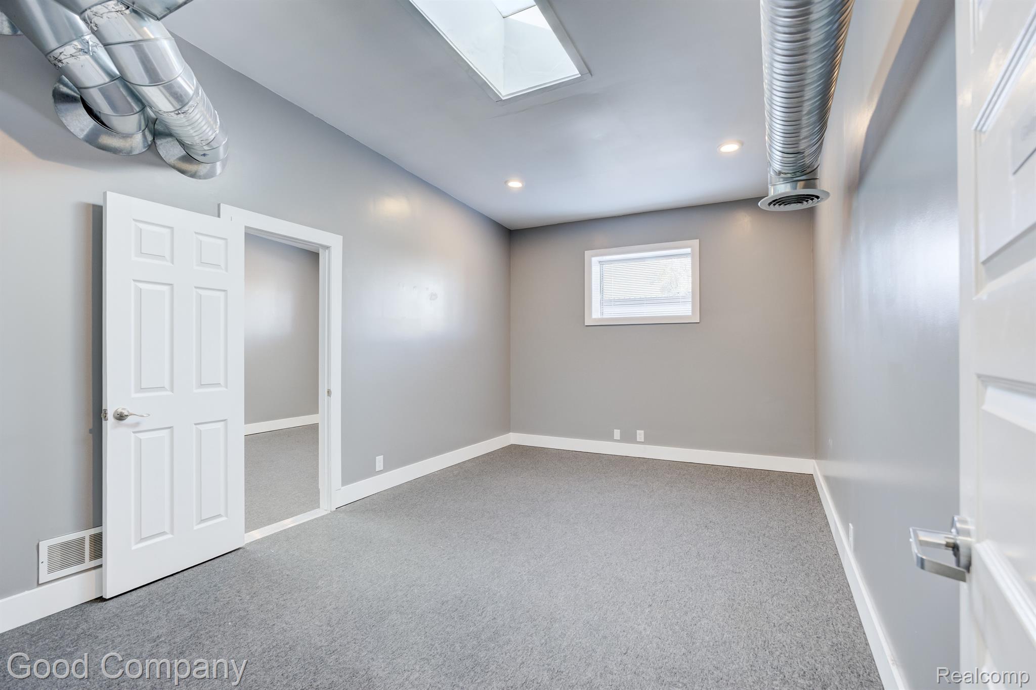 628 E PARENT Avenue 105 / 106