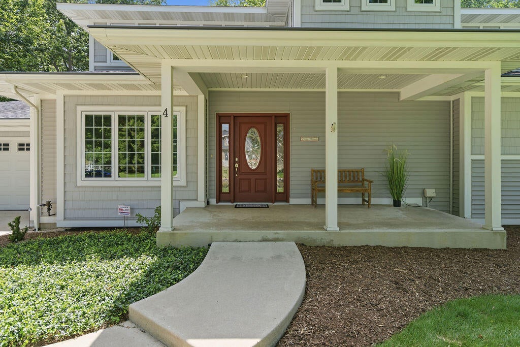 4 Columbine Drive