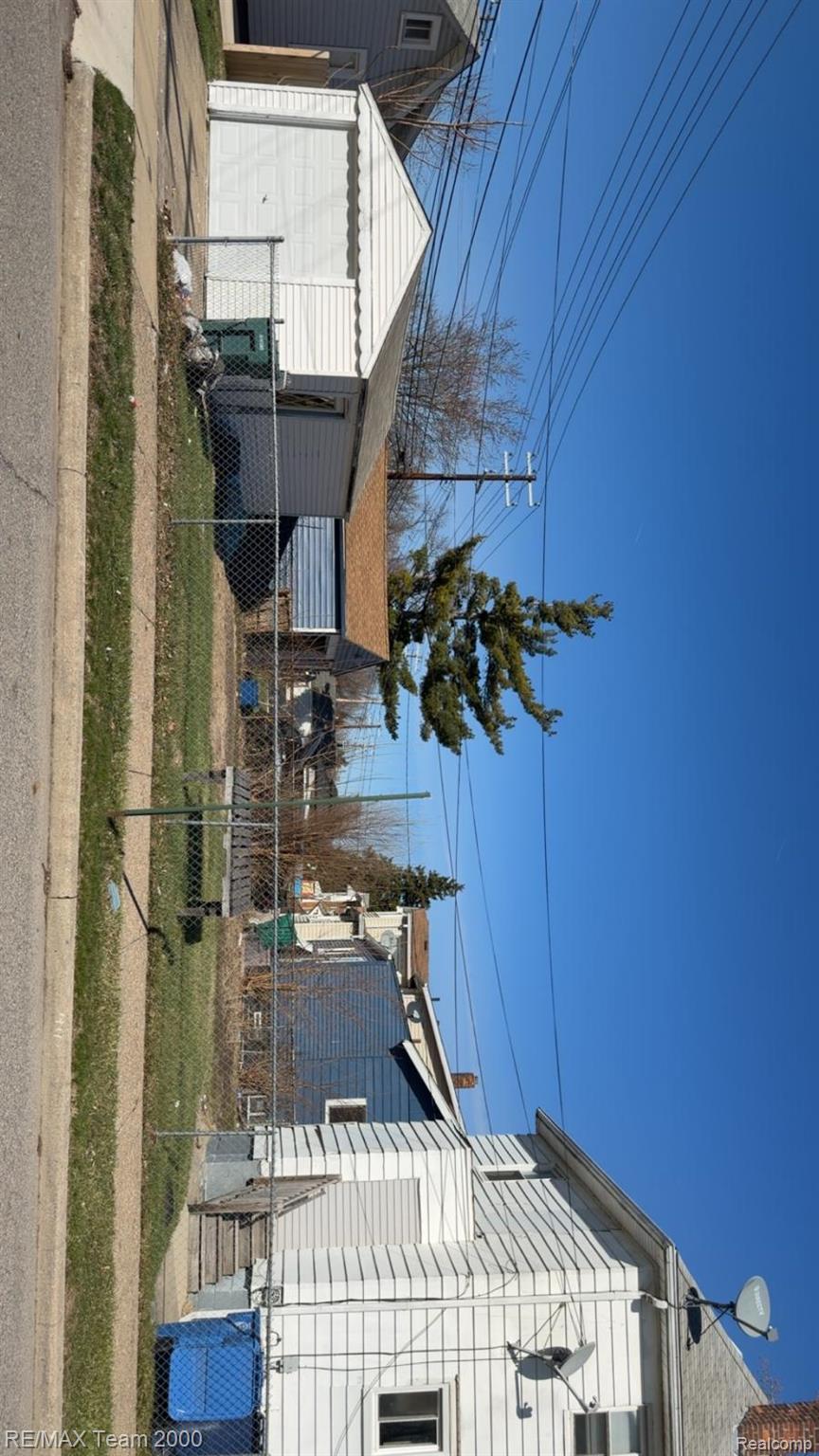 1182 Lafayette Boulevard