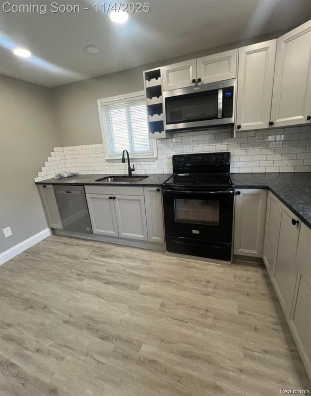 28446 Sutherland Street