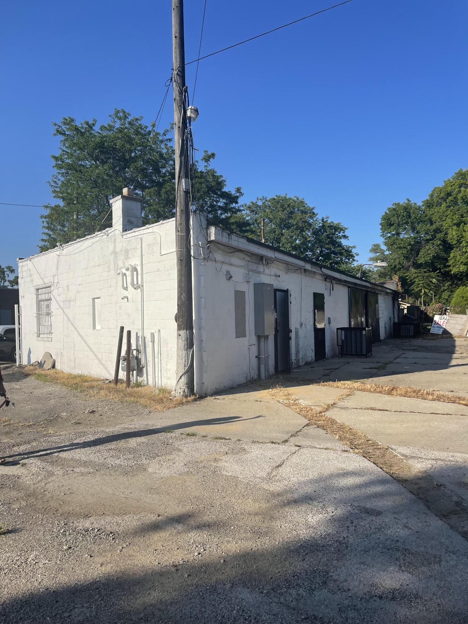 5720 E Davison Street