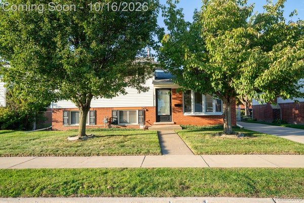 534 SAINT JOHNS ST, WYANDOTTE, MI 48192 - Image 47441114ee7c37a9571e8e81a29a09d8/961669167