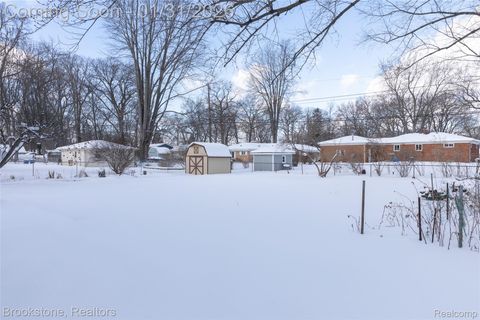 Tiny photo for 3474 FORT Drive, Waterford Charter Township, MI 48328 (MLS # 20261005295)