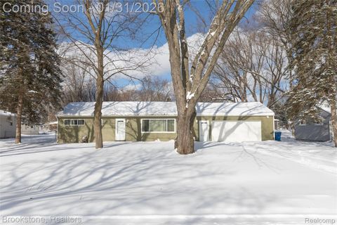 Photo of 3474 FORT Drive, Waterford Charter Township, MI 48328 (MLS # 20261005295)