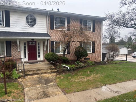 237 E Square Lake Road 8 Bloomfield Charter Township MI 48302