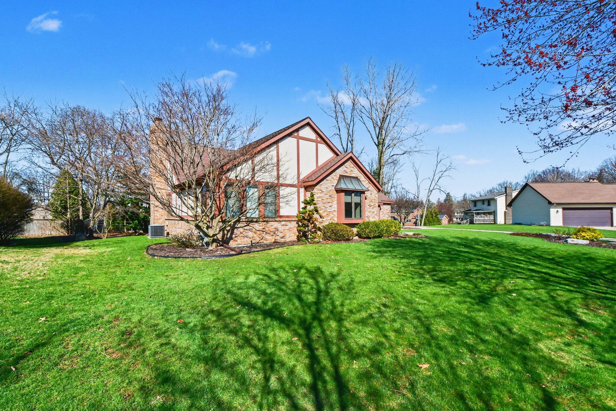 2345 Capilano Court SE