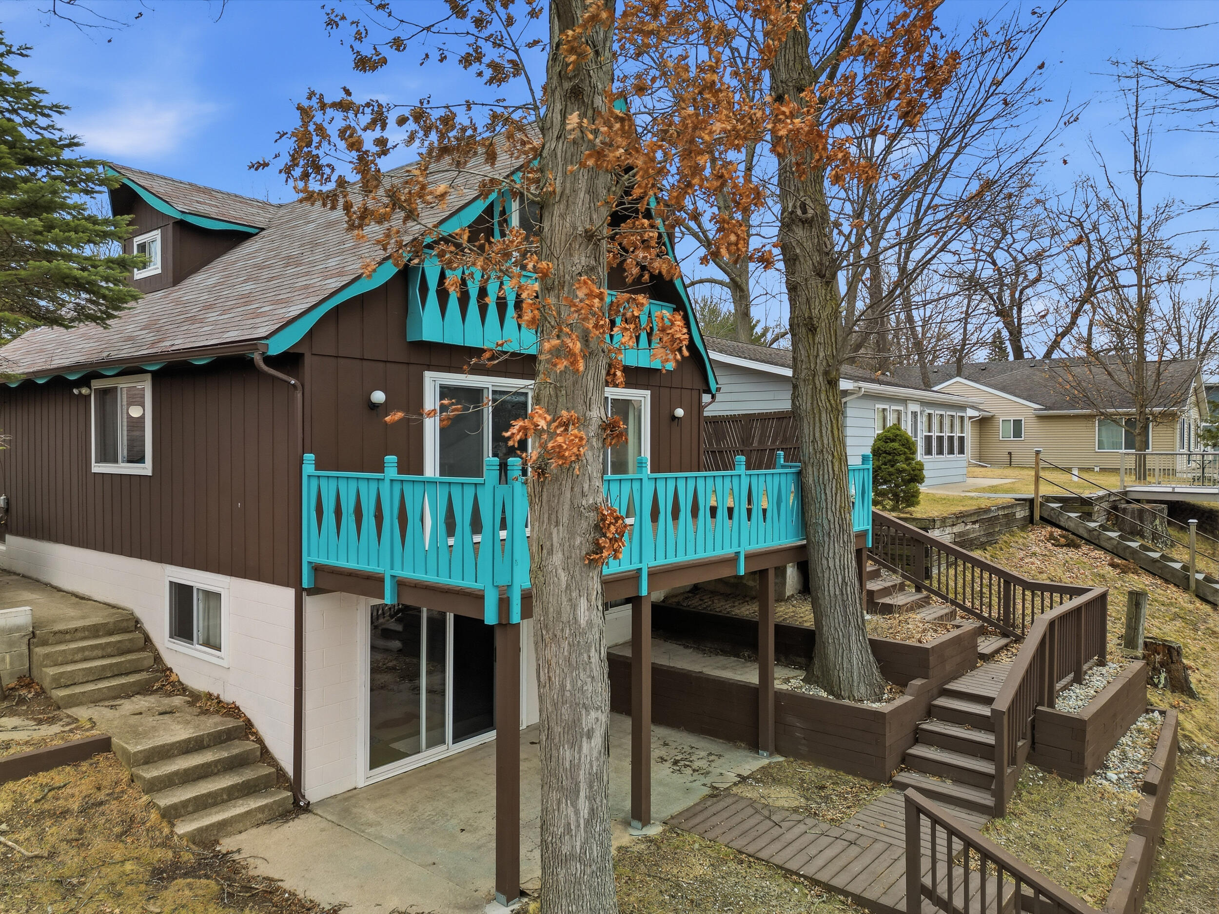 6221 Honeymoon Drive