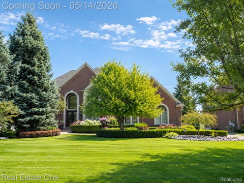 Photo of 2483 Spyglass Drive, Oakland Charter Township, MI 48363 (MLS # 20261027537)