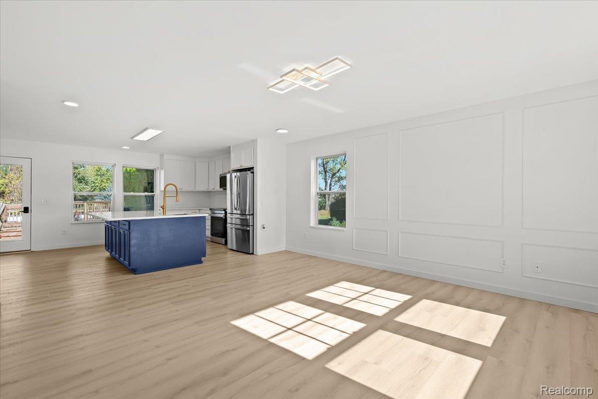 335 Sunbury Drive