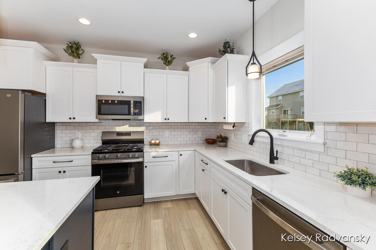 6450 Estate Drive SW