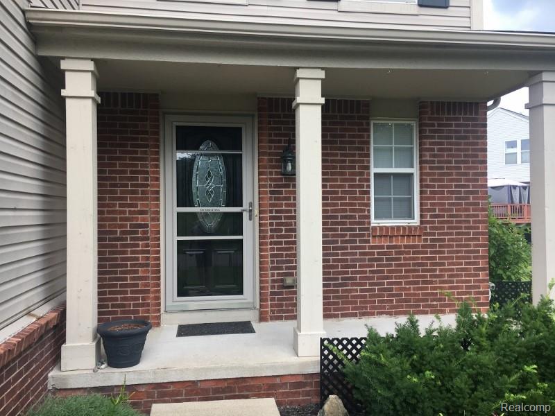 10105 EDGEWATER Trail