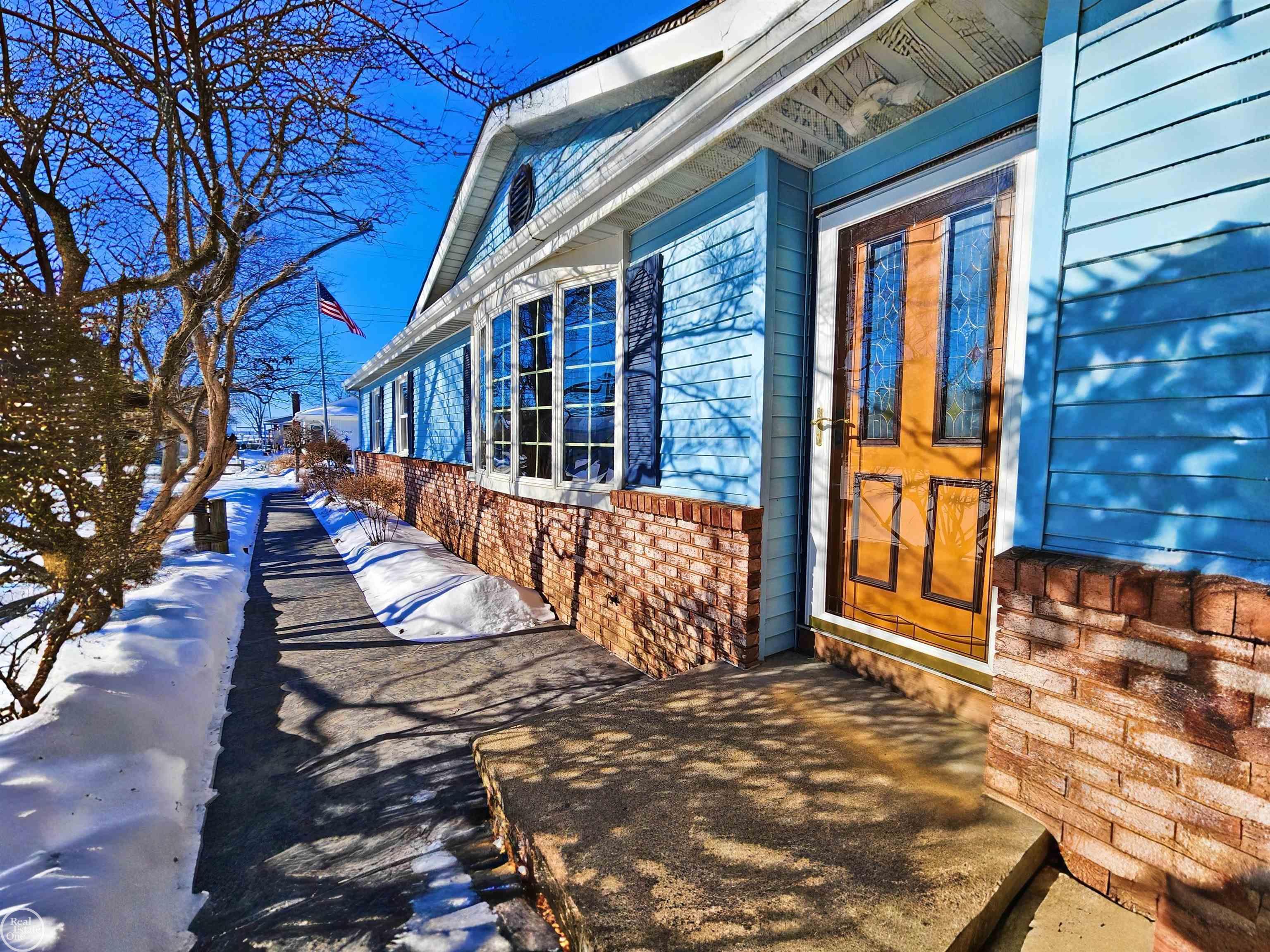 29750 Riverside Bay Drive