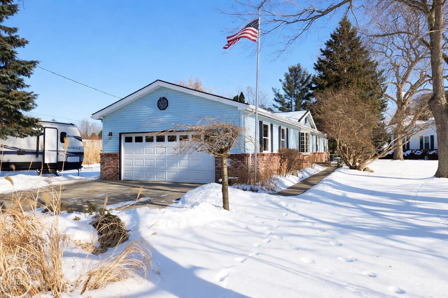 29750 Riverside Bay Drive