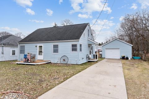 16 W Pine Street Fremont City MI 49412