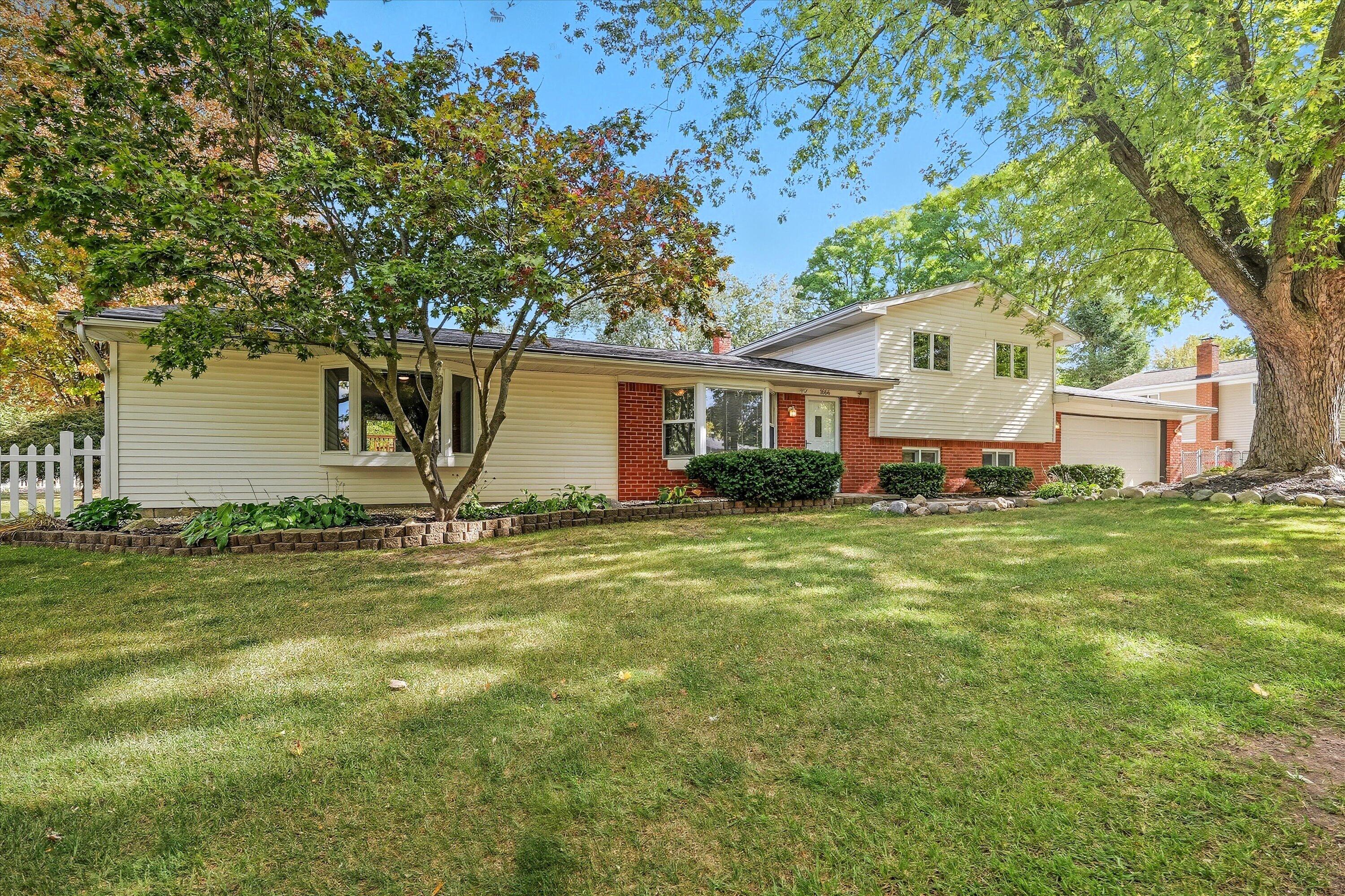 1664 La Salle Boulevard