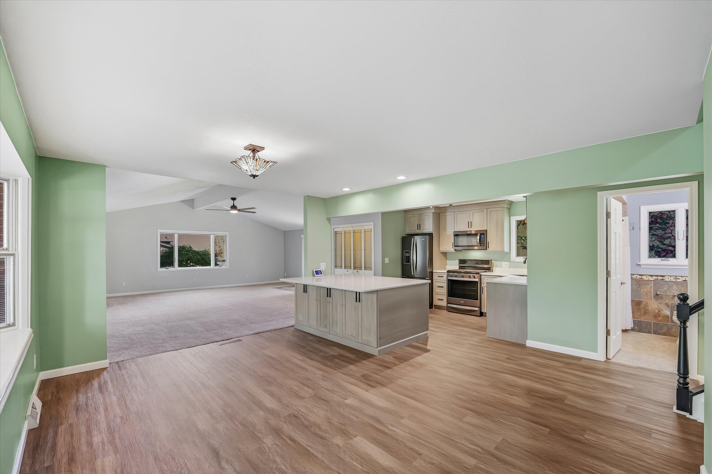 1664 La Salle Boulevard