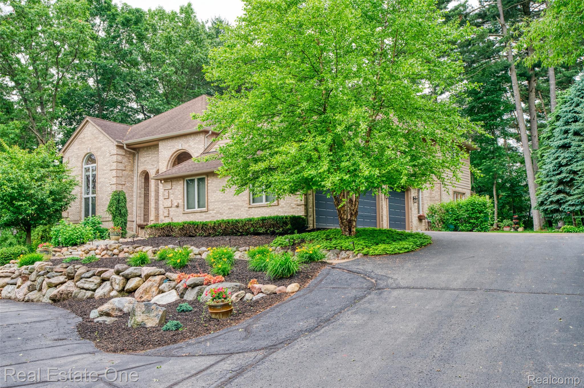 5258 Hidden Pines Drive