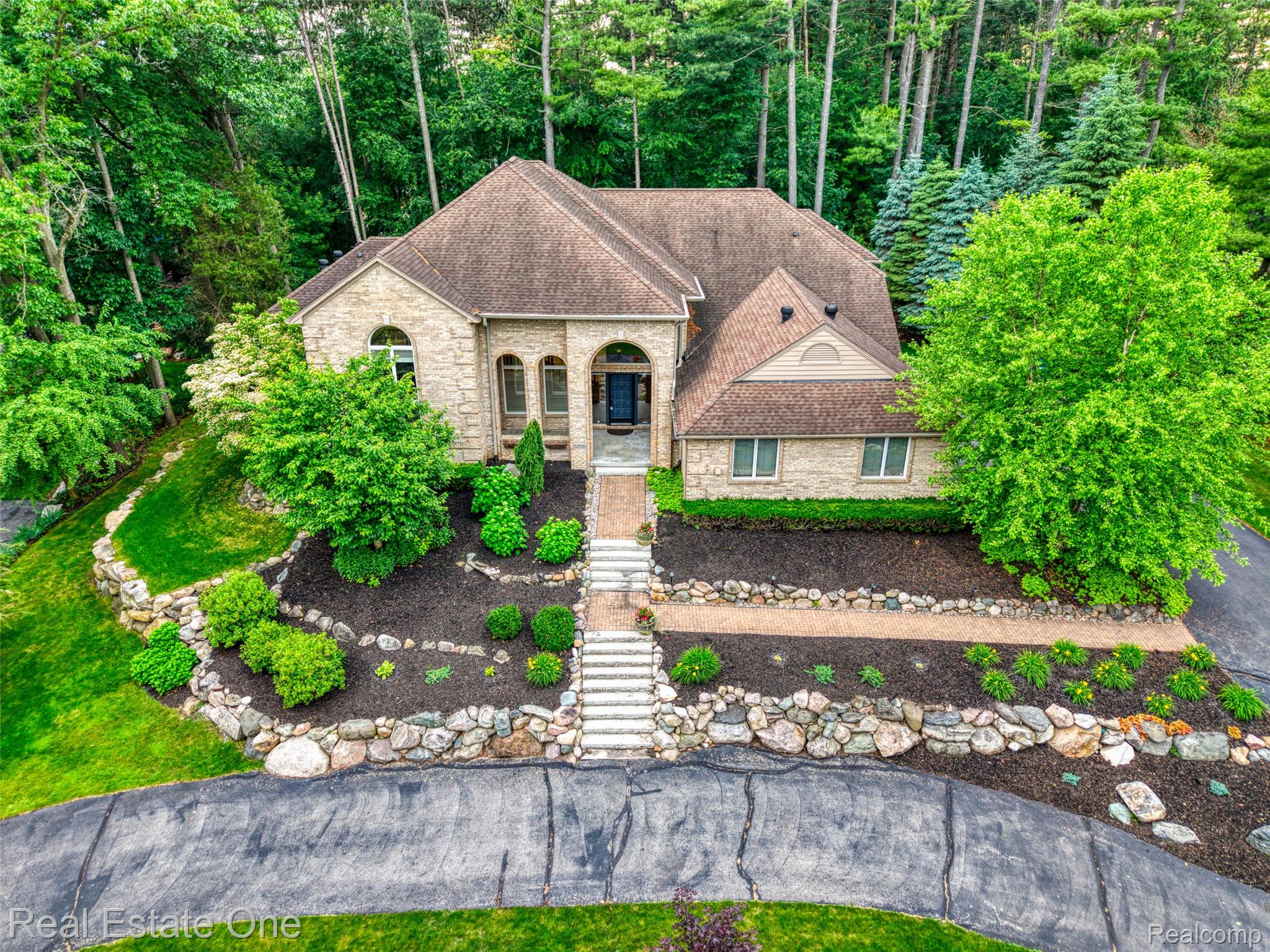 5258 Hidden Pines Drive