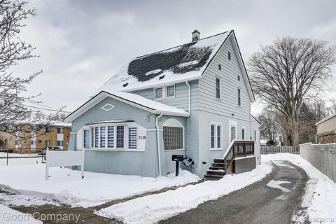 2520 Rochester Road Royal Oak City MI 48073