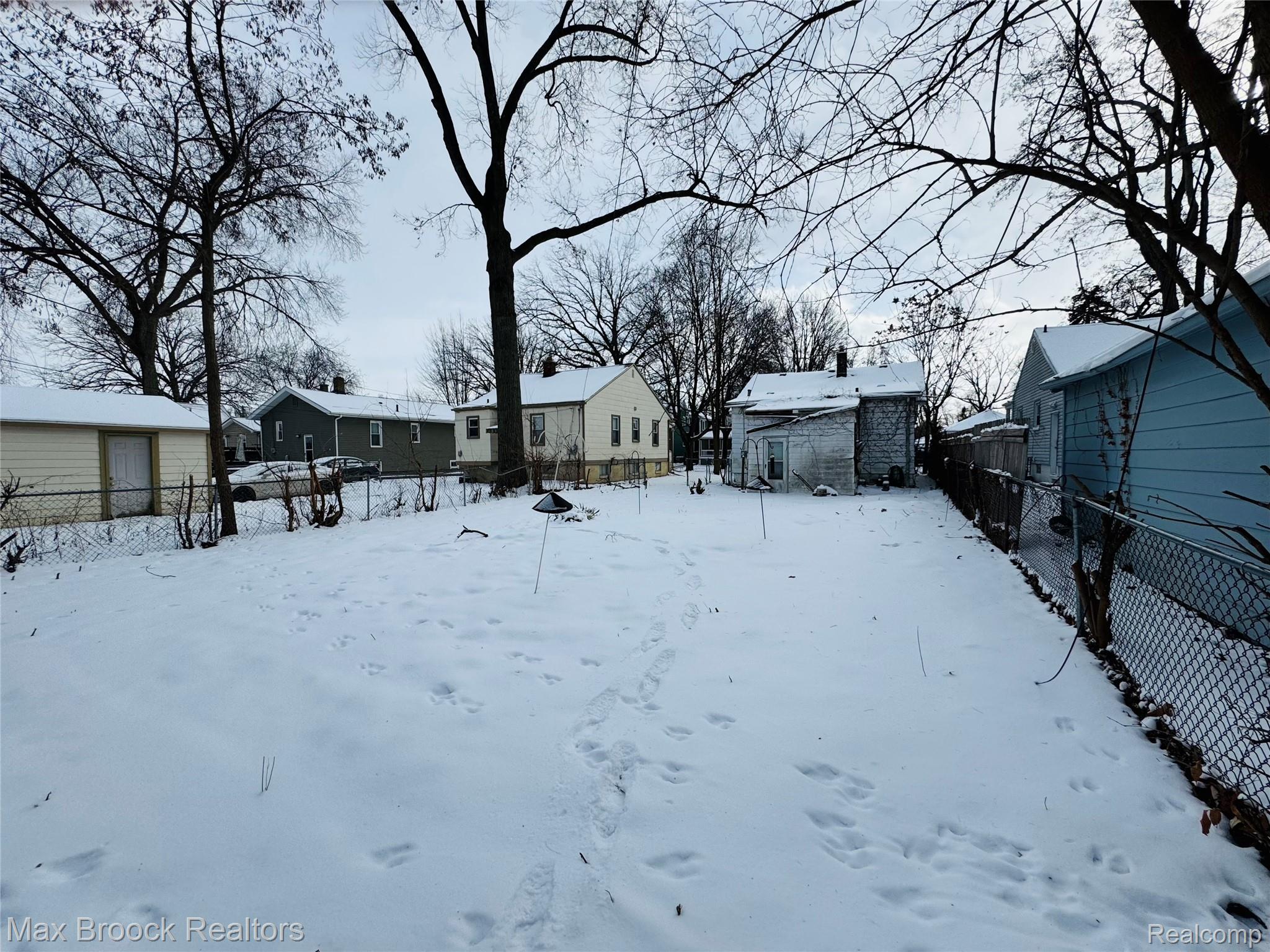 564 W Marshall Street