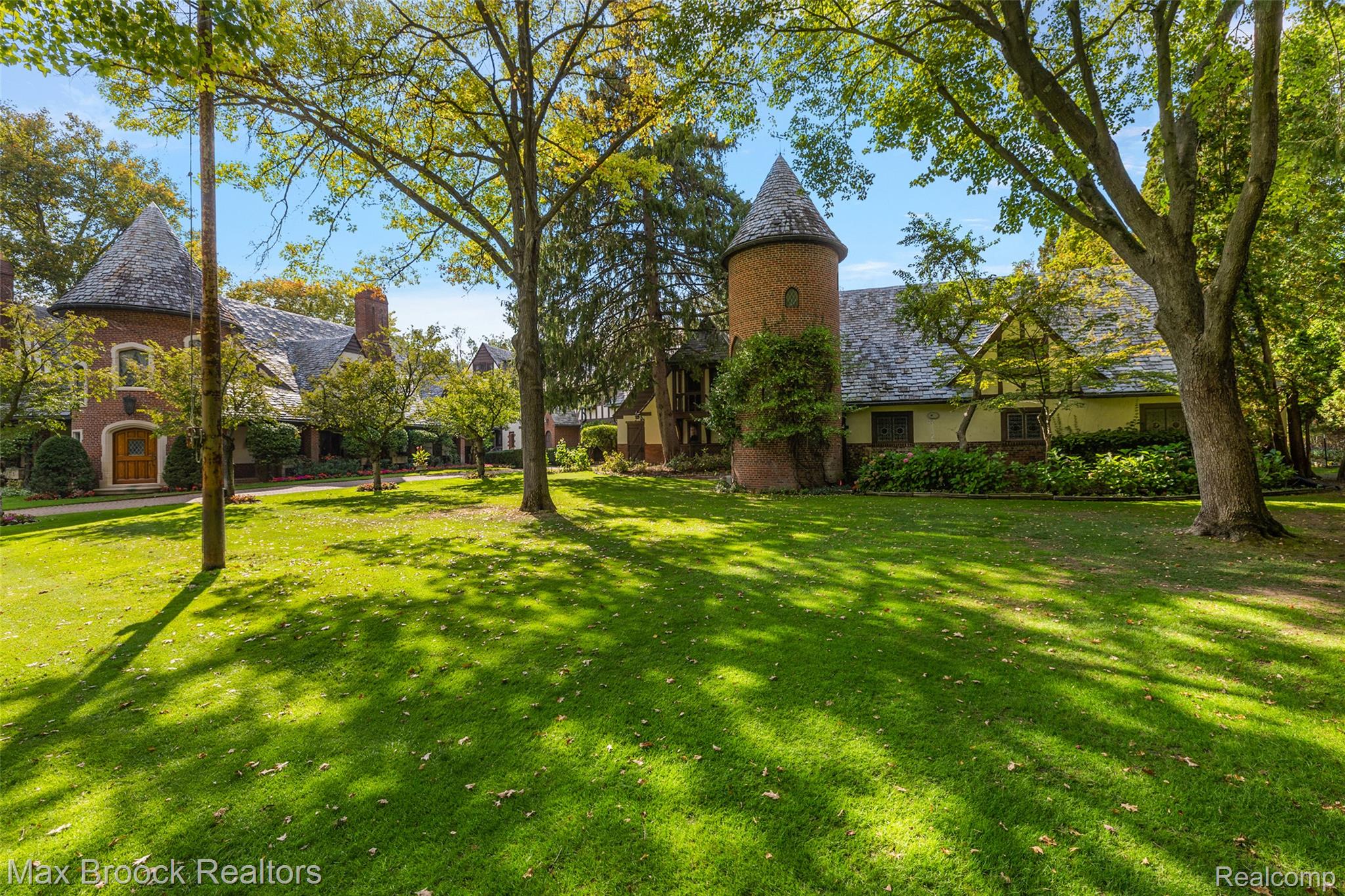 931 Vaughan Road