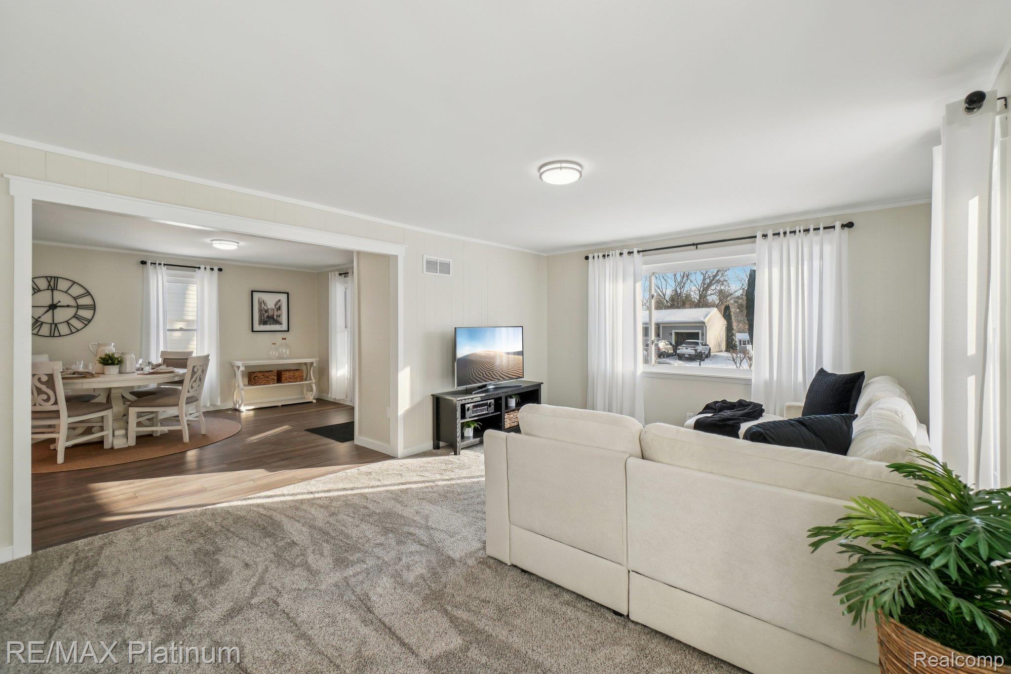 635 E Unadilla Street E