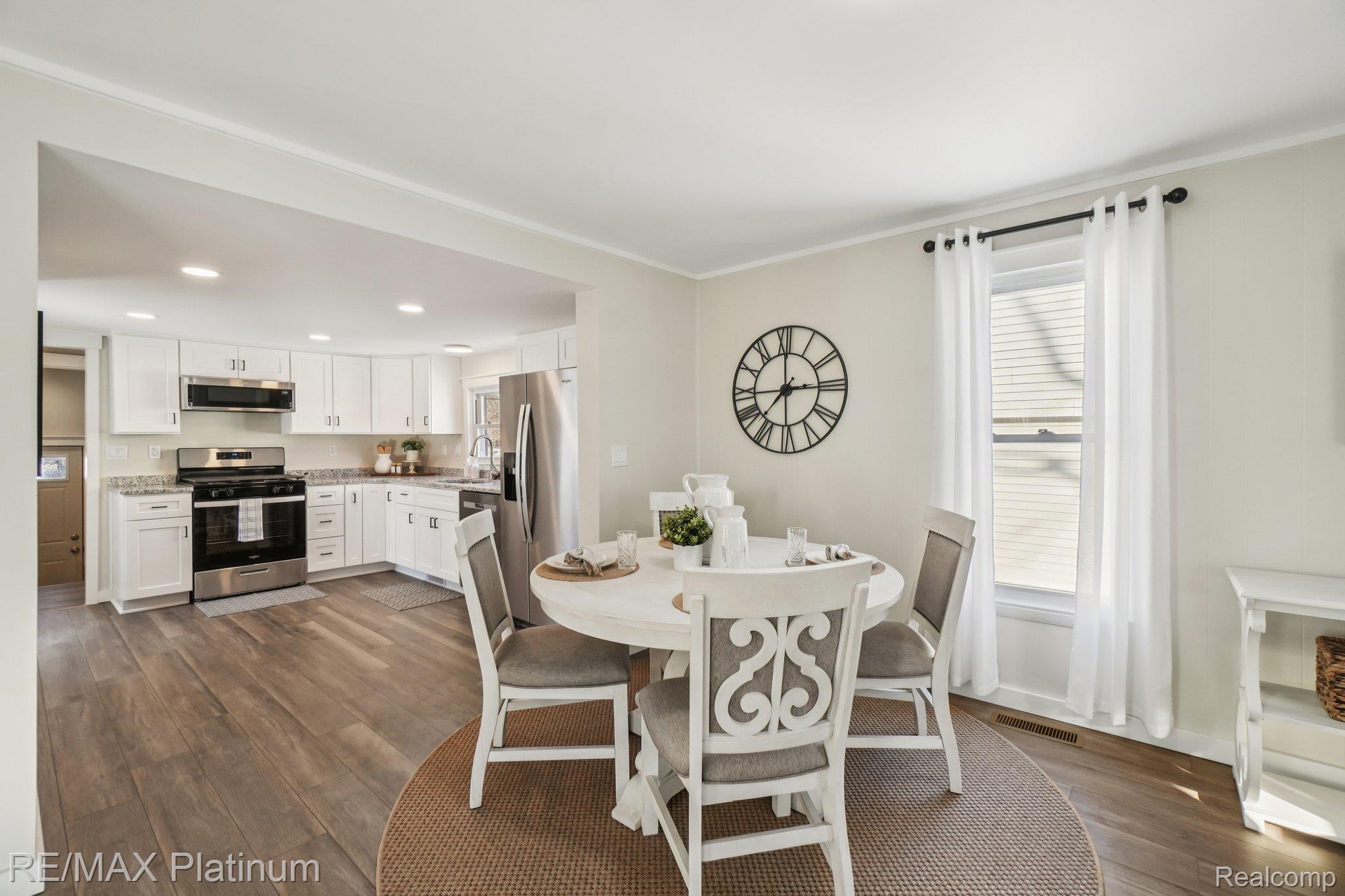 635 E Unadilla Street E