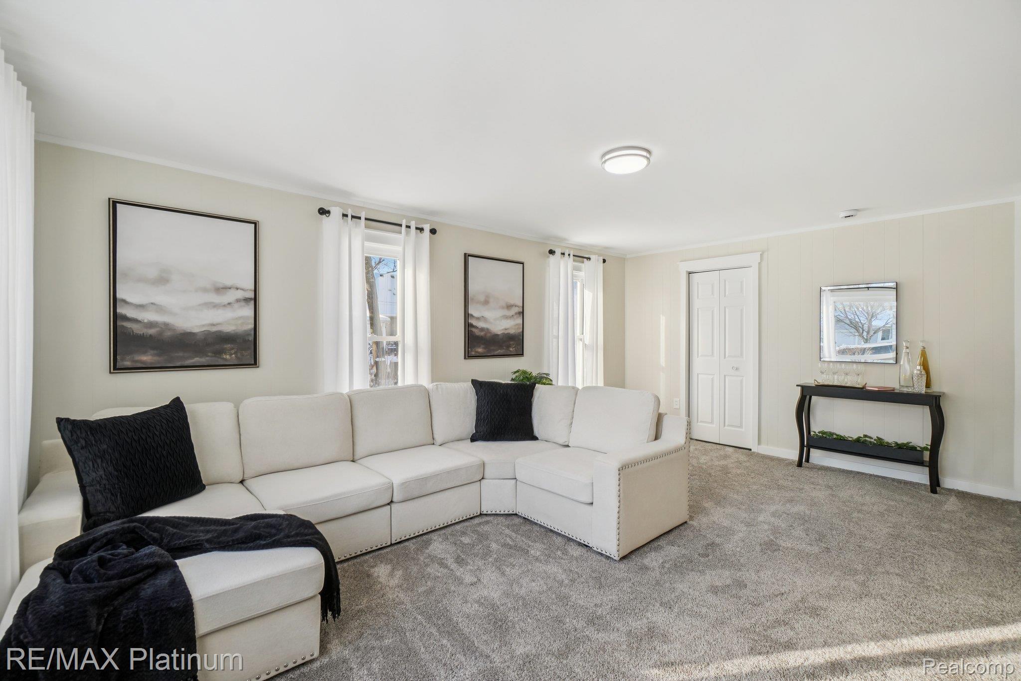 635 E Unadilla Street E