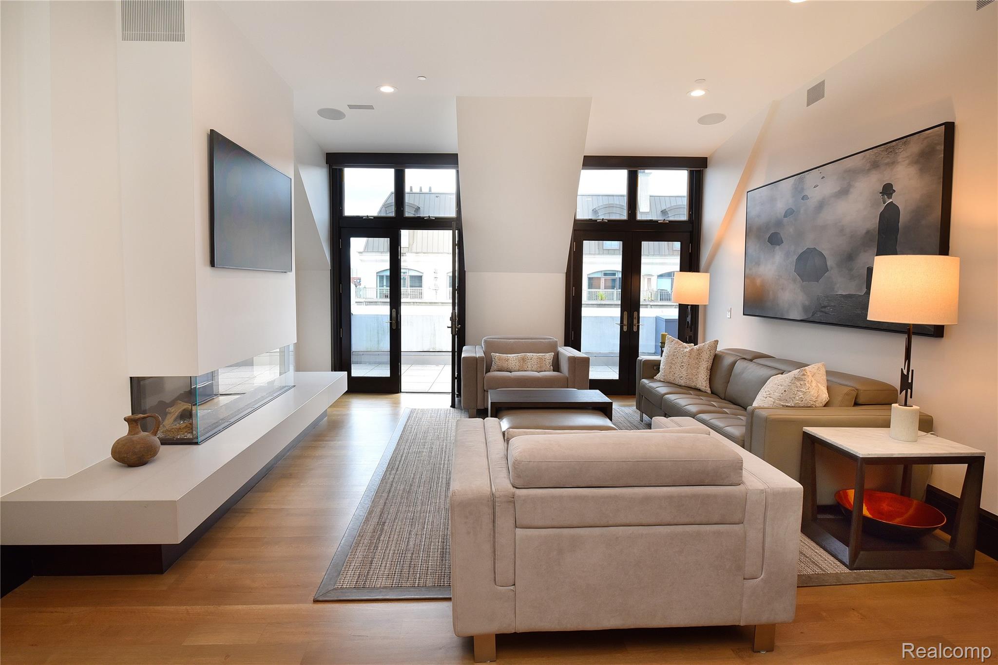 327 N Old Woodward Avenue