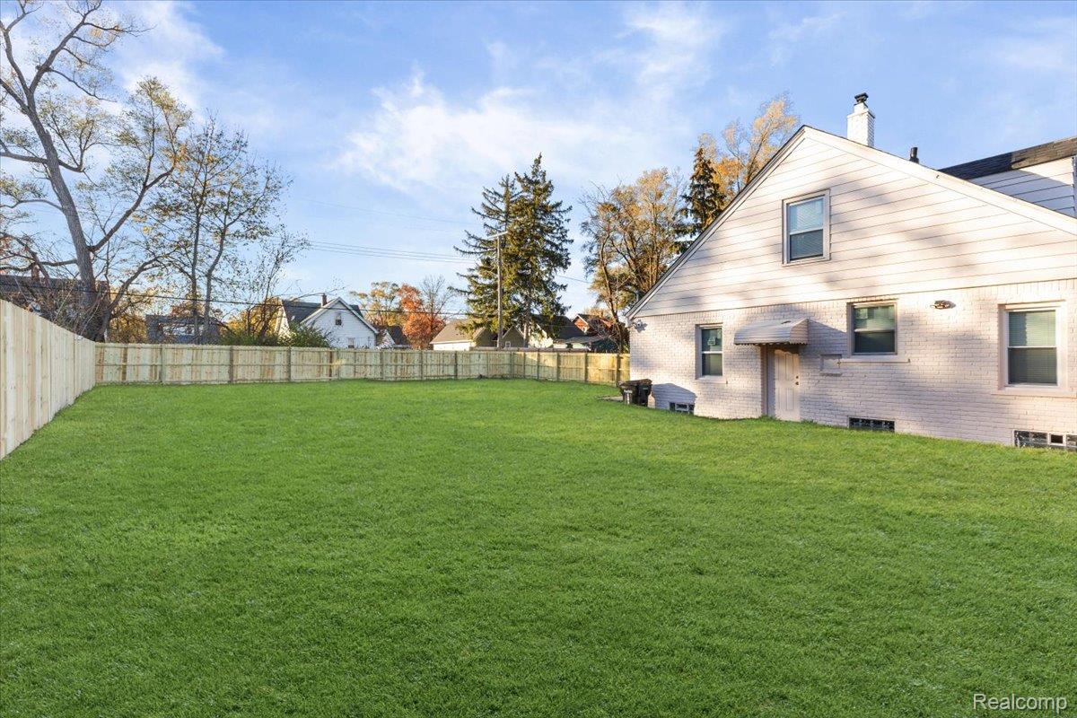 16221 SANTA ROSA Drive