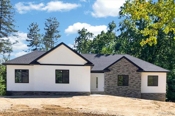 15157 WORDEN RD, HOLLY, MI 48442 - Image 47954245cff12f58cc41e3a2dad51e4e/3955263131