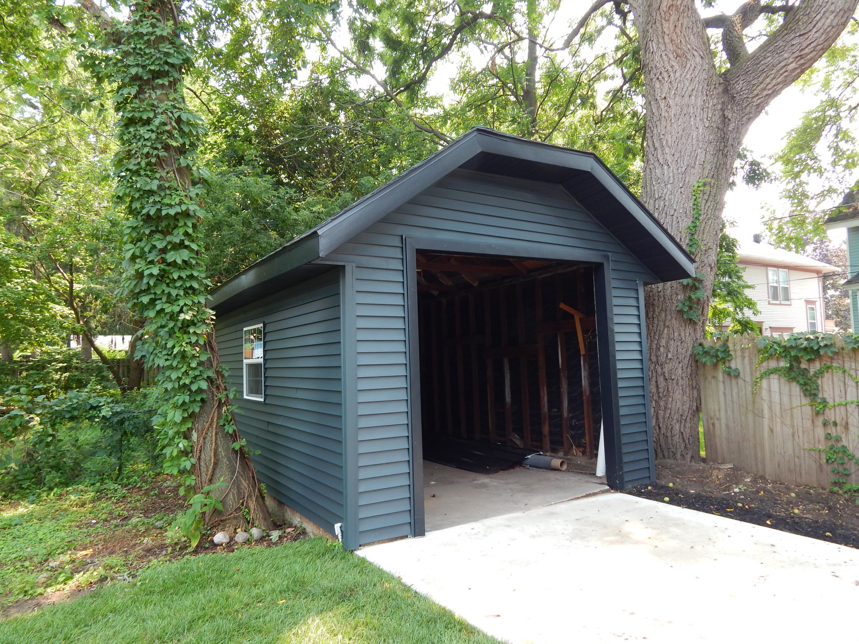 70 Grand Avenue NE
