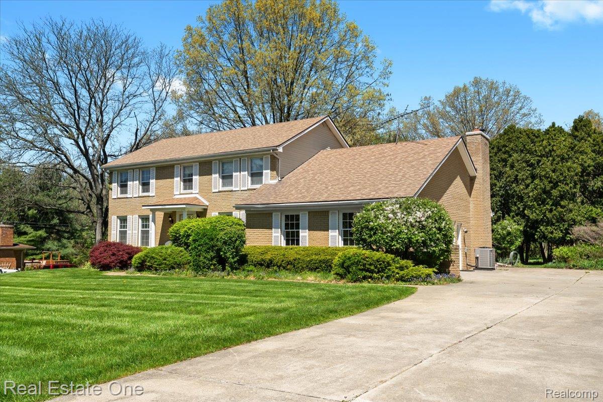 1945 Bamby Lane