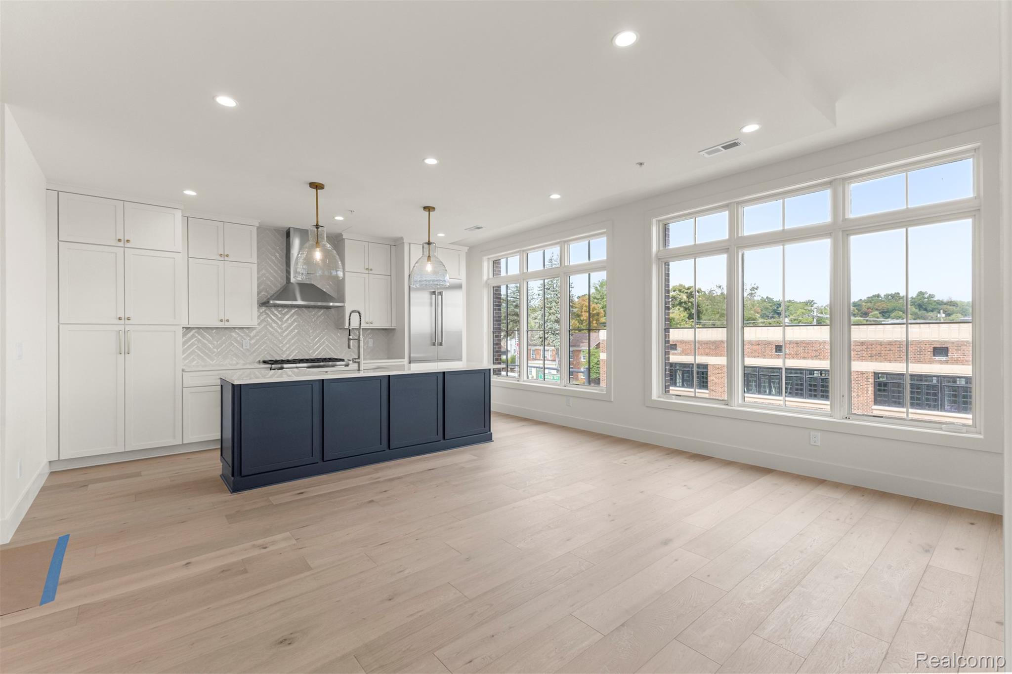 156 N Center Unit 301