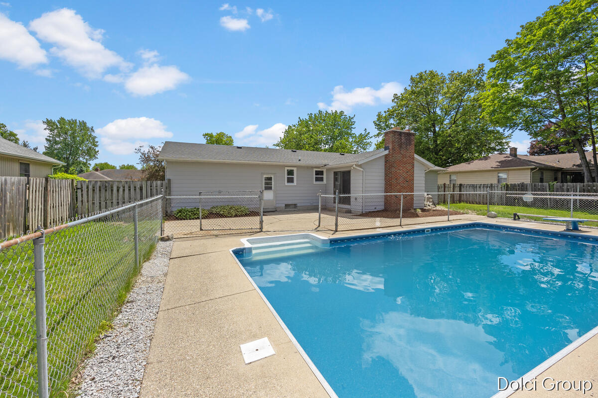 4161 Kings Row Court NW